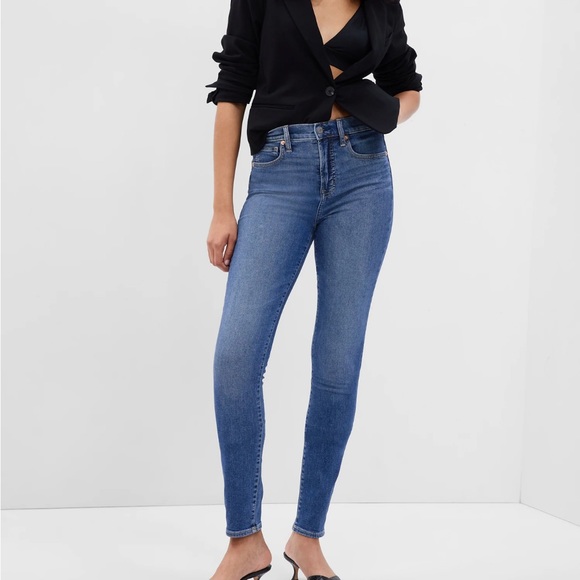 GAP Denim - GAP Mid Rise Skinny Size 30/10